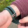 Strap-it Strap-it Bracelet magnétque sport Samsung Galaxy Watch 4 Classic 42mm (vert/noir) Strap-it Strap-it Bracelet magnétque sport Samsung Galaxy Watch 4 Classic 42mm (vert/noir)