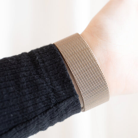 Strap-it Strap-it Bracelet Milanais Fitbit Charge 5 (lumiere stellaire)