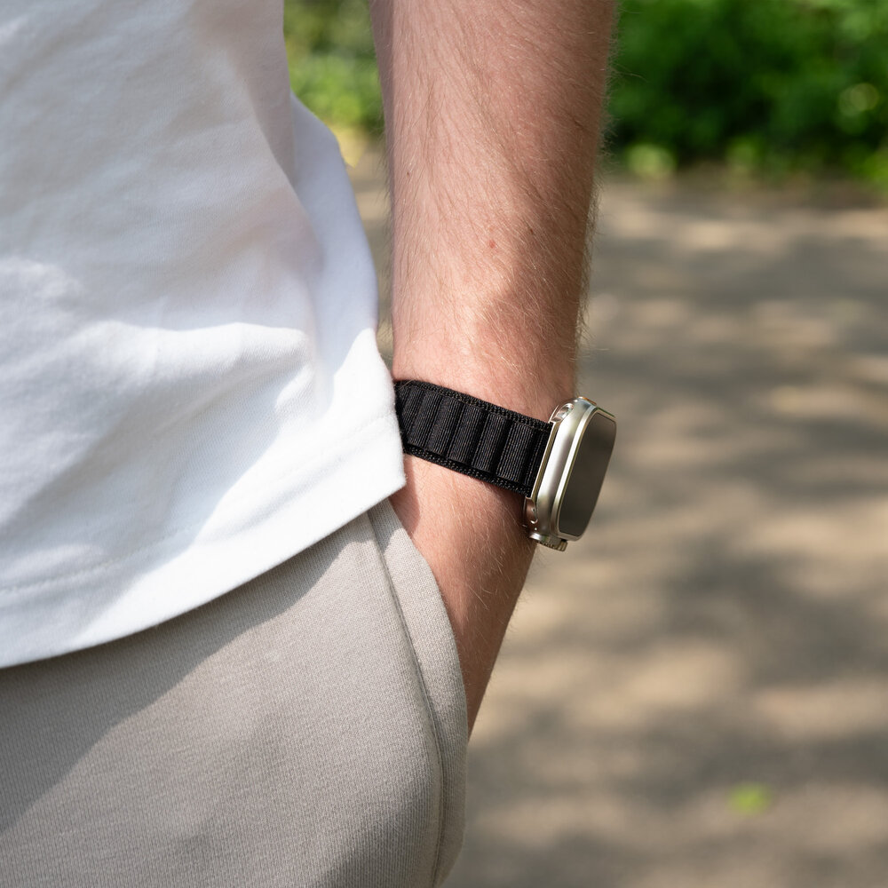 Bandz Bandz Bracelet Alpine Apple Watch (noir)