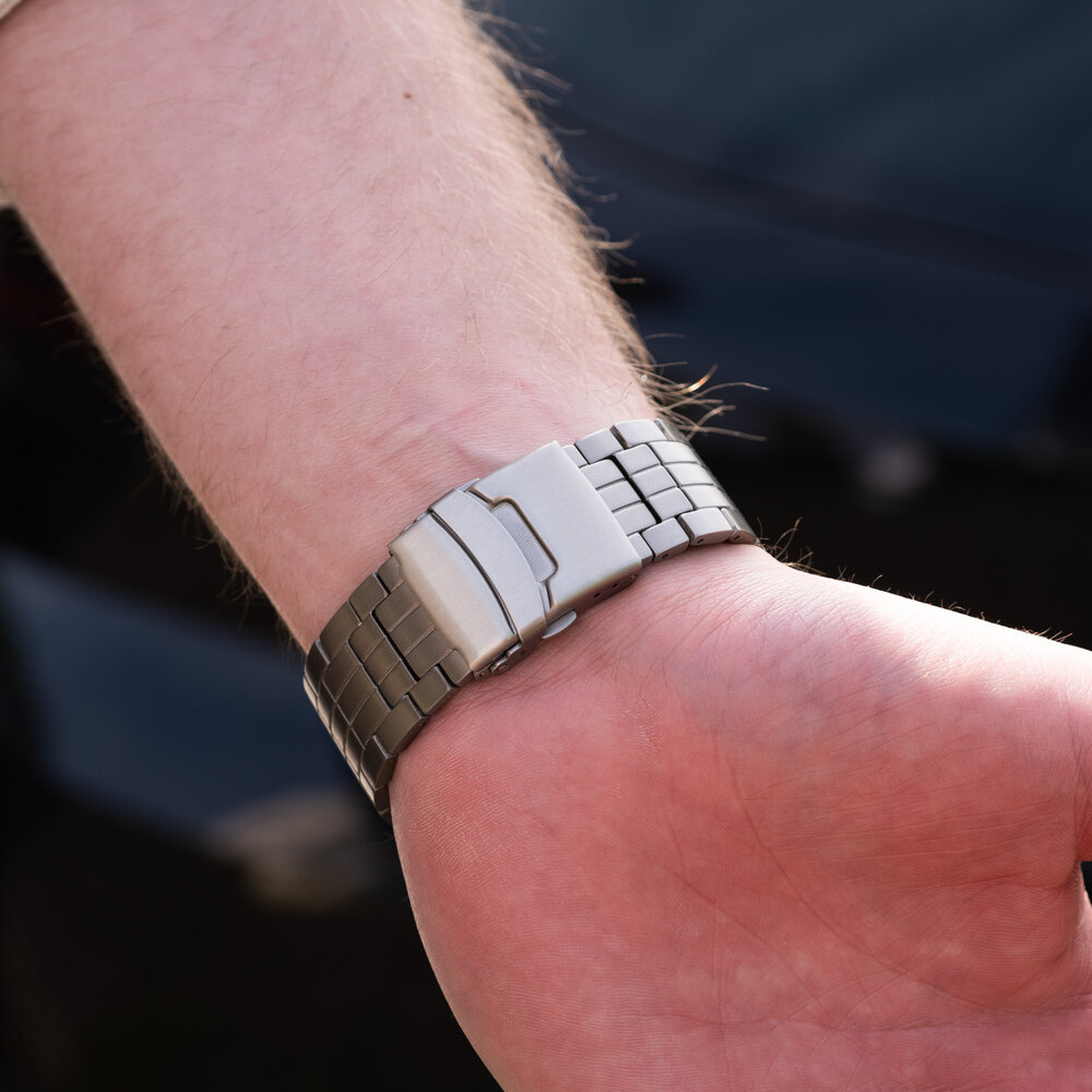 Strap-it Strap-it Bracelet titane Duo Apple Watch (titanium)