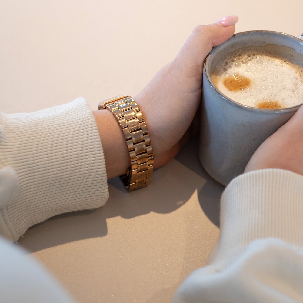 Strap-it Strap-it Bracelet en métal Fitbit Charge 5 (or rose)