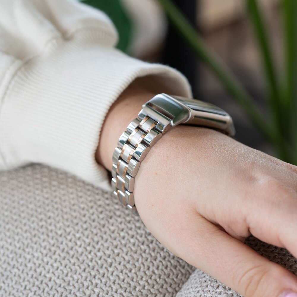 Strap-it Strap-it Bracelet en métal Fitbit Charge 5 (argent/or rose)