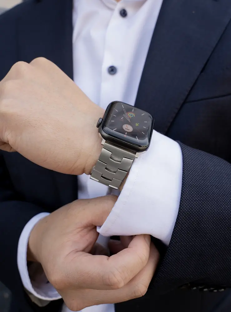 Strap-it Strap-it Bracelet titane grain Apple Watch (argent)