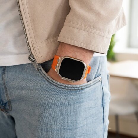 Strap-it Strap-it Bracelet silicone de luxe liquide Apple Watch (orange avec argent)