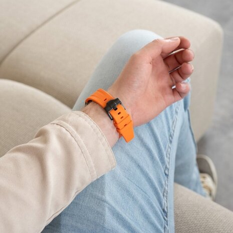 Strap-it Strap-it Bracelet silicone de luxe liquide Apple Watch (orange avec noir)