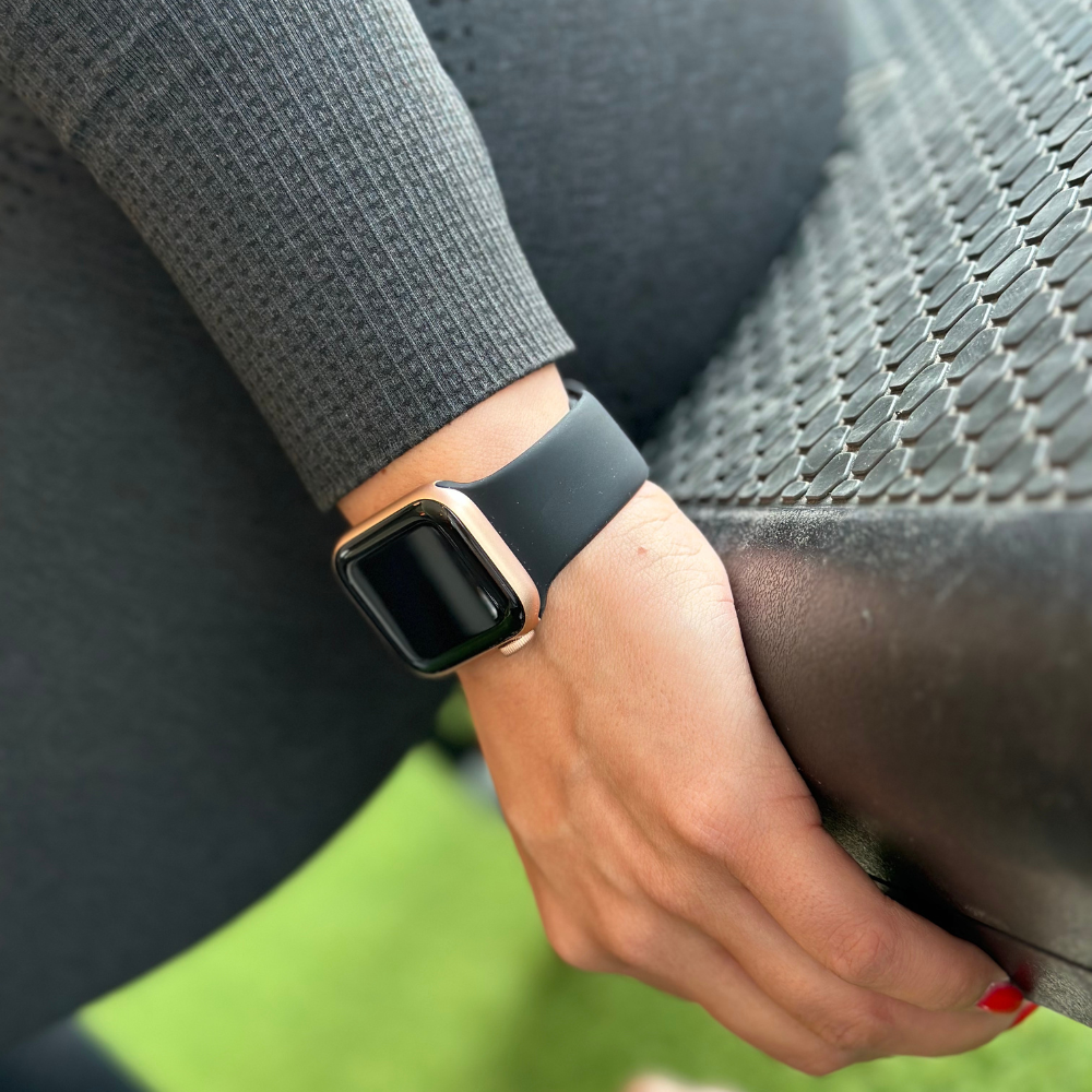 Strap-it Strap-it Bracelet Apple Watch 8 silicone (noir)