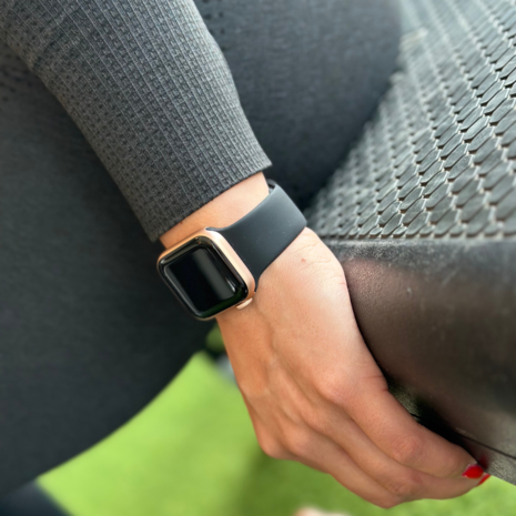 Strap-it Strap-it Bracelet Apple Watch silicone (noir)