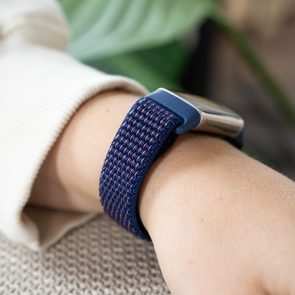 Strap-it Strap-It Bracelet nylon Fitbit Charge 5 (bleu indigo)