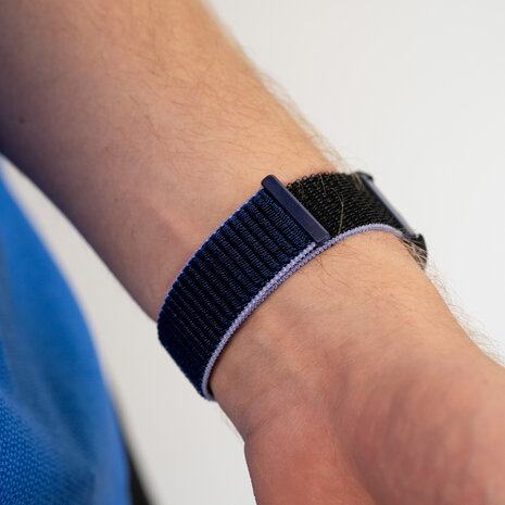 Strap-it Strap-it Bracelet nylon Fossil Gen 6 44mm (bleu/noir) Strap-it Strap-it Bracelet nylon Fossil Gen 6 44mm (bleu/noir)