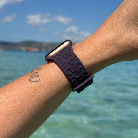 xoxo Wildhearts xoxo Wildhearts Bracelet silicone Apple Watch imprimé léopard (cerise)