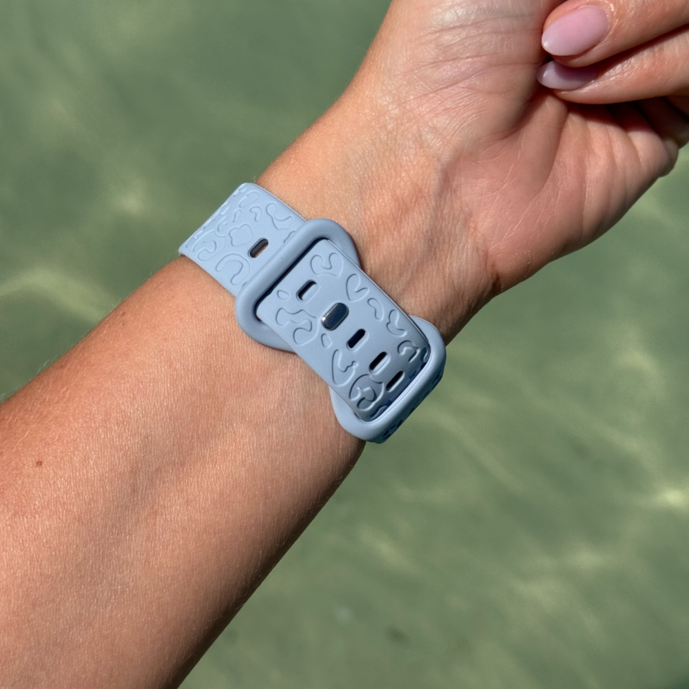 xoxo Wildhearts xoxo Wildhearts Bracelet silicone Apple Watch imprimé léopard (bleu clair)