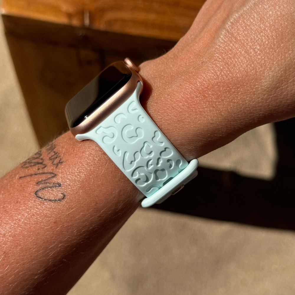 xoxo Wildhearts xoxo Wildhearts Bracelet silicone Apple Watch imprimé léopard (vert clair)