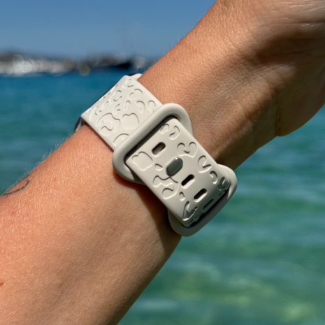 xoxo Wildhearts xoxo Wildhearts Bracelet silicone Apple Watch imprimé léopard (lumière stellaire)