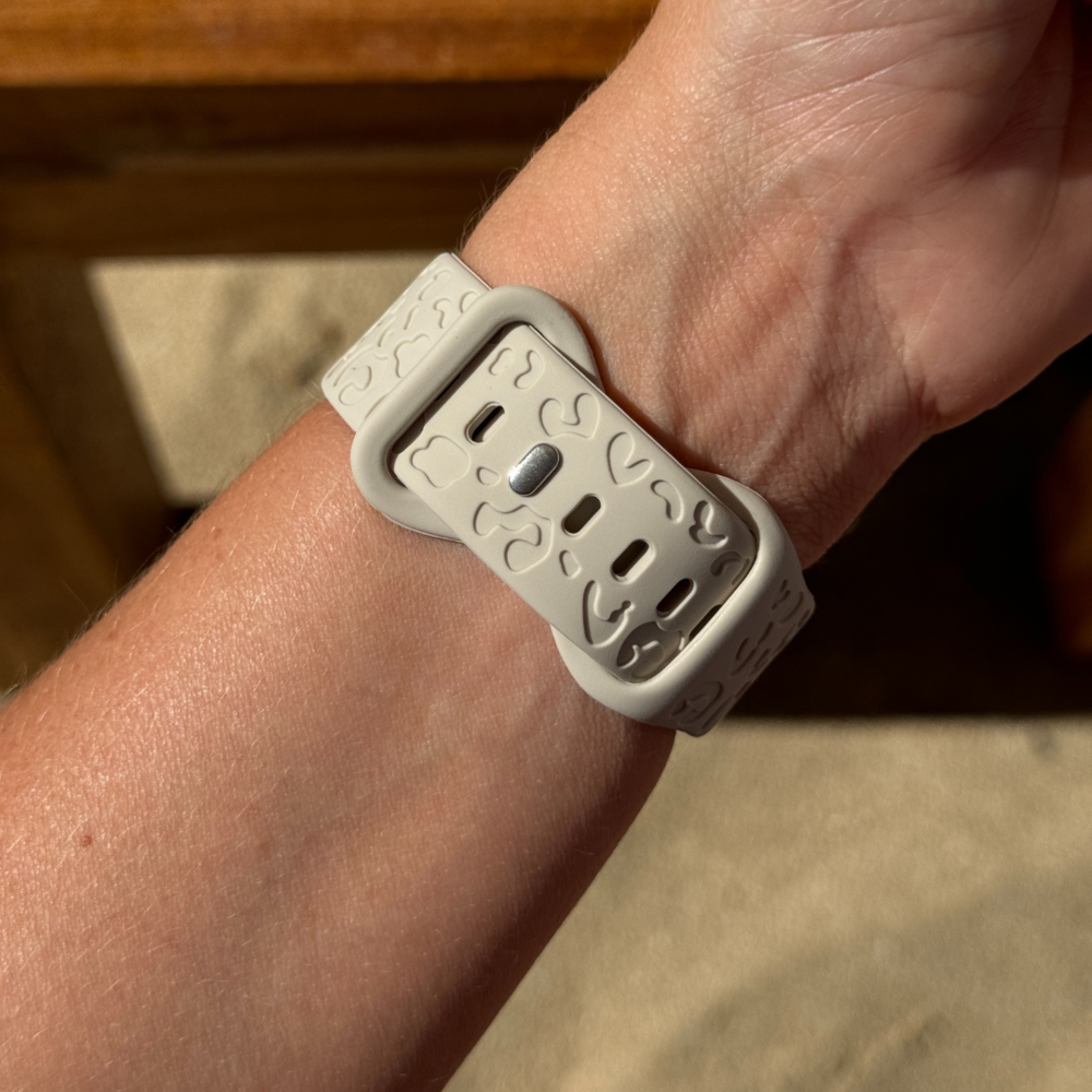 xoxo Wildhearts xoxo Wildhearts Bracelet silicone Apple Watch imprimé léopard (lumière stellaire)