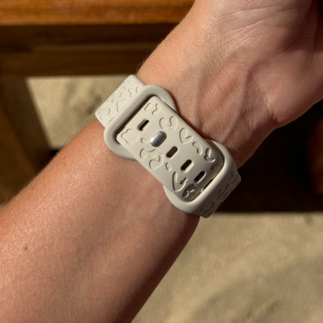 xoxo Wildhearts xoxo Wildhearts Bracelet silicone Apple Watch imprimé léopard (lumière stellaire)