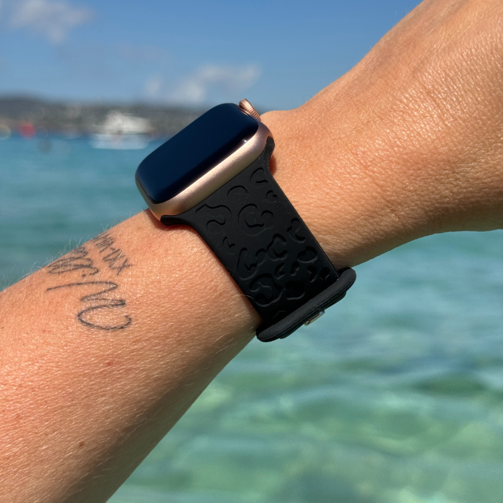 xoxo Wildhearts xoxo Wildhearts Bracelet silicone Apple Watch imprimé léopard (noir)