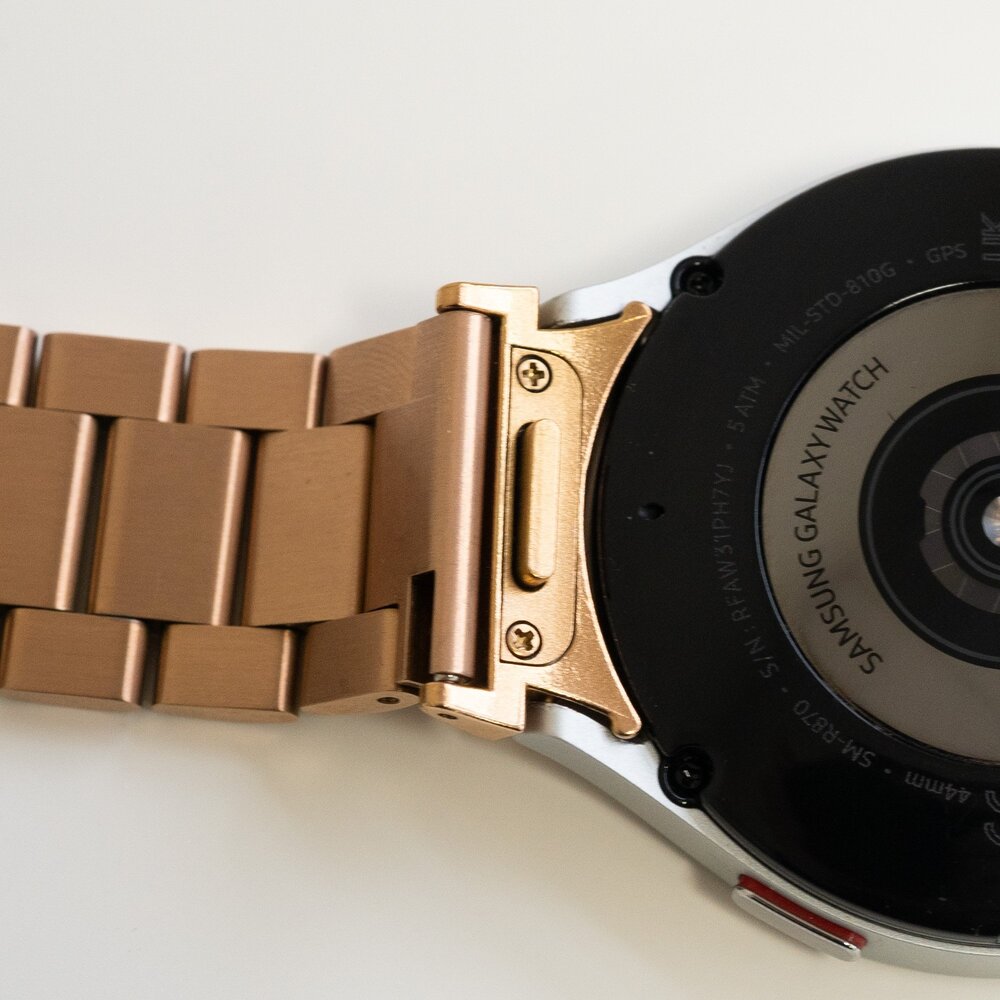 Strap-it Strap-it Bracelet acier 'One push' Samsung Galaxy Watch FE (or rose) Strap-it Strap-it Bracelet acier 'One push' Samsung Galaxy Watch FE (or rose)