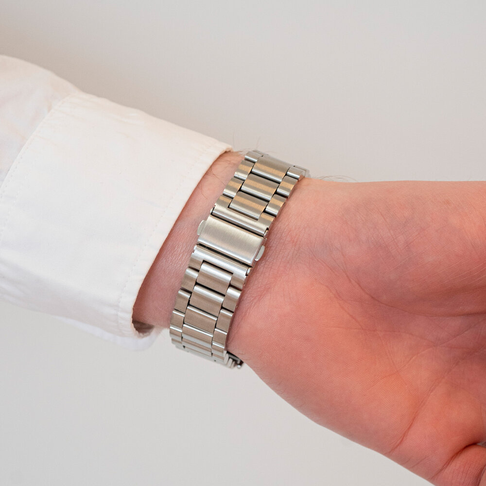 Strap-it Strap-it Bracelet acier 'One Push' Samsung Galaxy Watch 7 - 40mm (argent) Strap-it Strap-it Bracelet acier 'One Push' Samsung Galaxy Watch 7 - 40mm (argent)