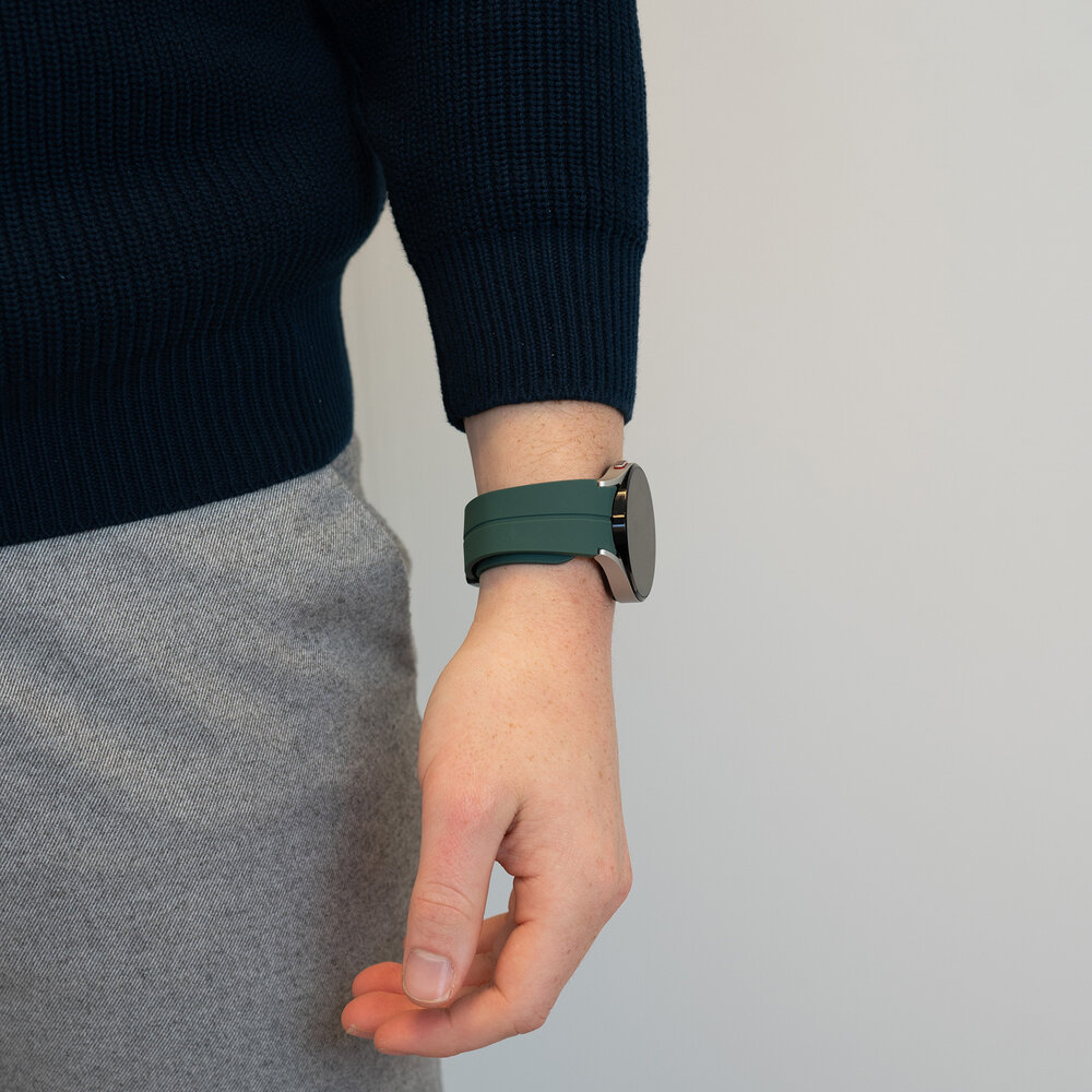 Bandz Bandz Bracelet silicone avec D-Buckle Samsung Galaxy Watch 7 - 44mm (vert foncé)