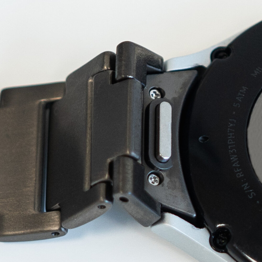 Strap-it Strap-it Bracelet titane 'One Push' Samsung Galaxy Watch 7 - 44mm (graphite)