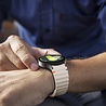Strap-it Strap-it Bracelet Wave Samsung Galaxy Watch 4 Classic 42mm (lumière stellaire) Strap-it Strap-it Bracelet Wave Samsung Galaxy Watch 4 Classic 42mm (lumière stellaire)