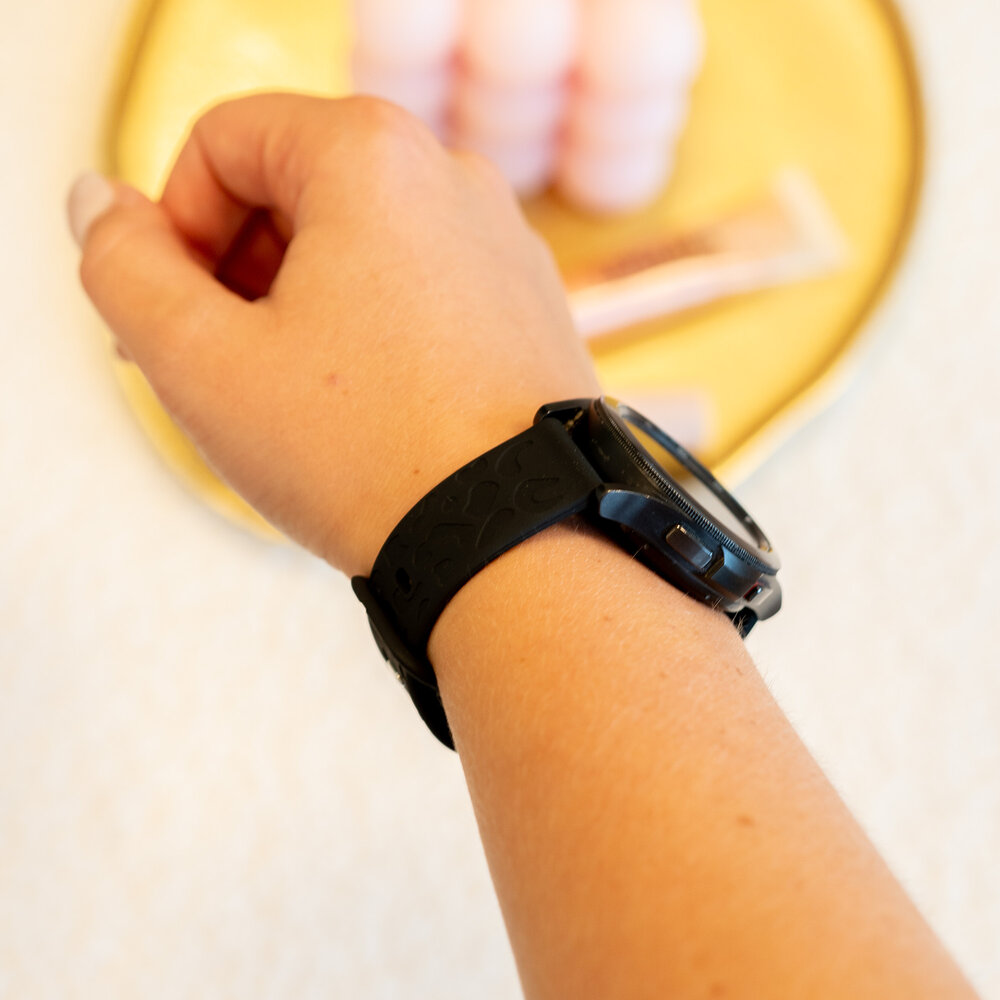 xoxo Wildhearts xoxo Wildhearts Bracelet silicone Amazfit GTS 4 imprimé léopard (noir)