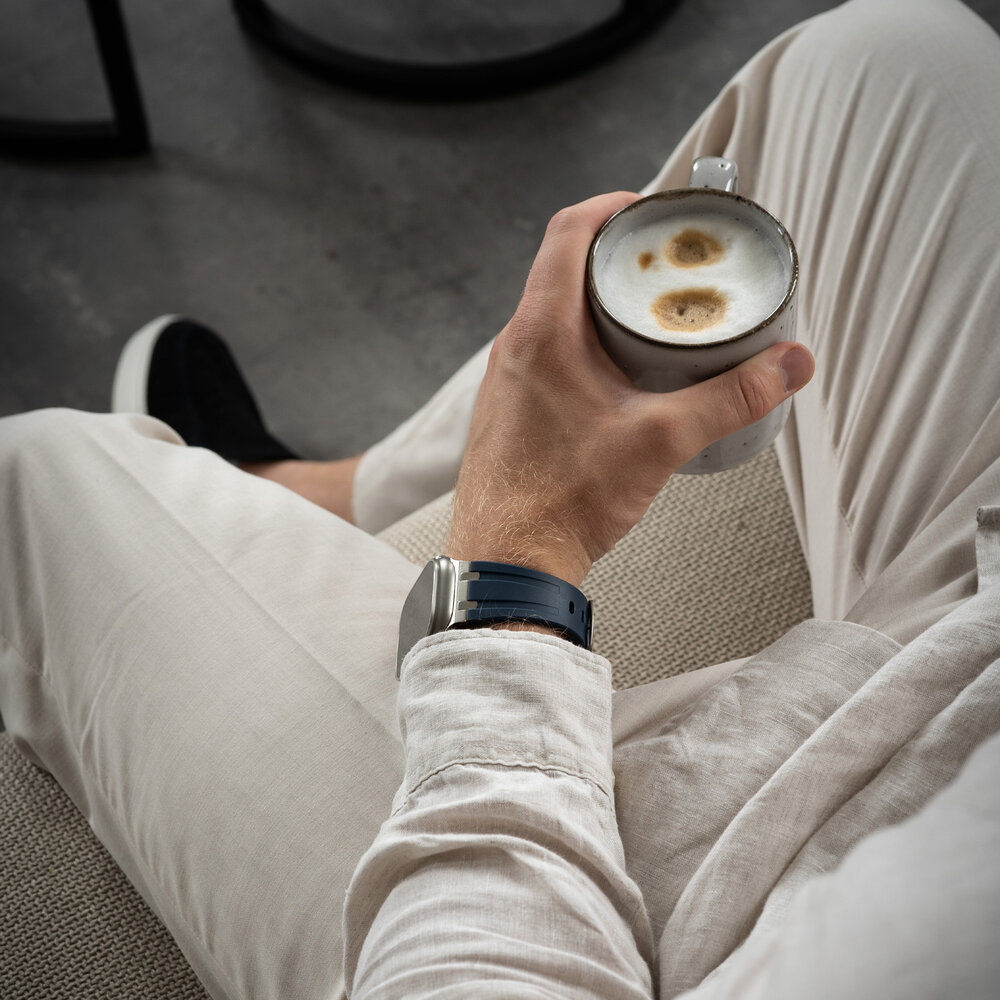 Bandz Bandz Bracelet silicone 'Luxe Liquid' Apple Watch (bleu avec argent)