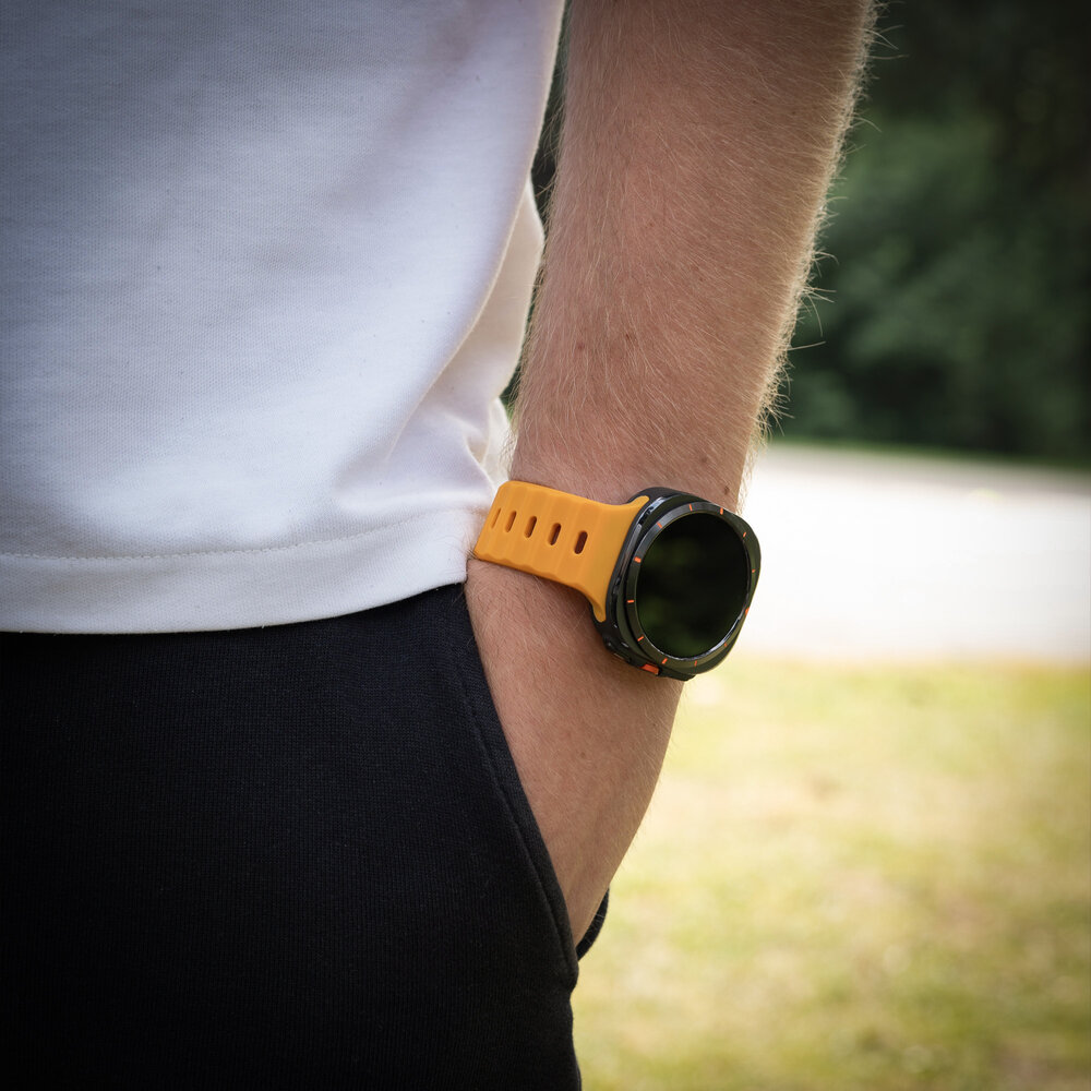 Strap-it Strap-it Bracelet silicone robuste Samsung Galaxy Watch Ultra (jaune/orange)