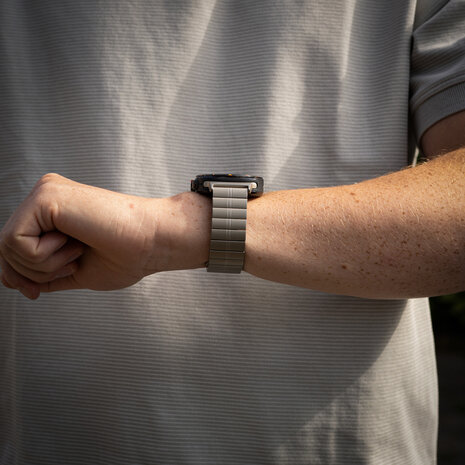 Strap-it Strap-it Bracelet métal de luxe Samsung Galaxy Watch Ultra (coleur titane)