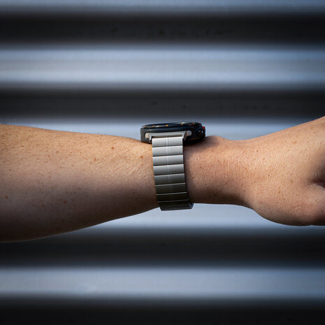 Strap-it Strap-it Bracelet métal de luxe Samsung Galaxy Watch Ultra (coleur titane)