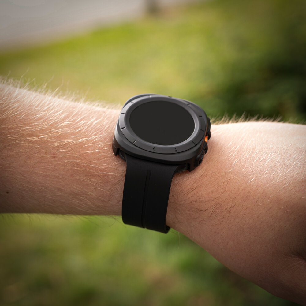 Strap-it Strap-it Coque rigide avec verre  Samsung Galaxy Watch Ultra (noir)