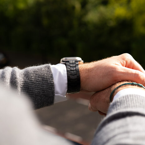 Bandz Bandz Bracelet titane 'Supreme' Apple Watch (noir)