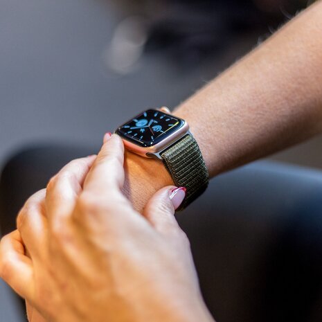 Strap-it Strap-it Bracelet nylon Apple Watch (vert foncé)