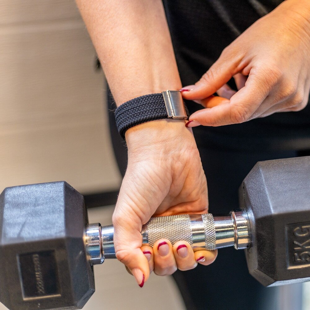 Strap-it Strap-it Bracelet tressé réglable Fitbit Sense (noir)