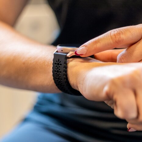 Strap-it Strap-it Bracelet silicone à motifs Samsung Galaxy Watch 42mm (noir)