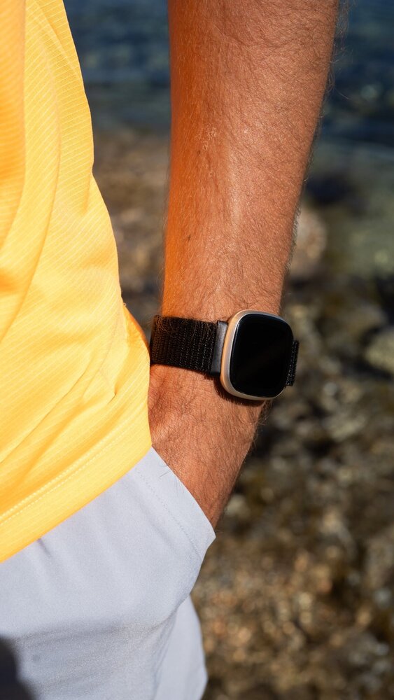 Strap-it Strap-it Bracelet nylon Fitbit Versa 3 (noir)