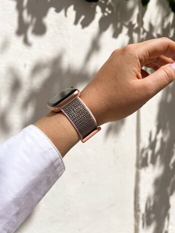 Strap-it Strap-it Bracelet Apple Watch nylon (rose) Strap-it Strap-it Bracelet Apple Watch nylon (rose)