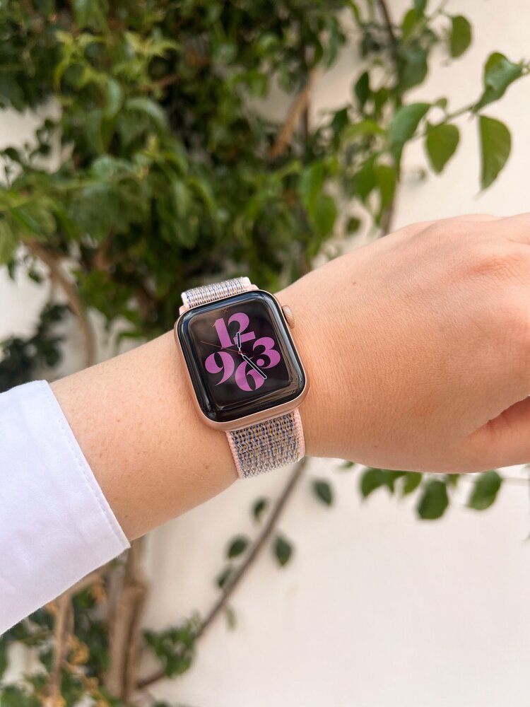 Strap-it Strap-it Bracelet Apple Watch nylon (rose) Strap-it Strap-it Bracelet Apple Watch nylon (rose)