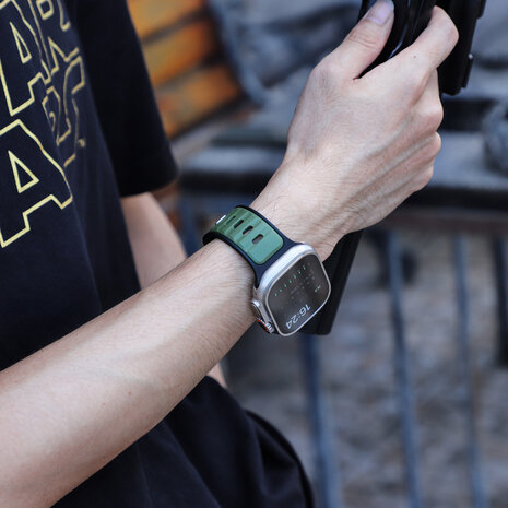 Strap-it Strap-it Bracelet silicone outdoor pour Apple Watch (vert armée/noir)