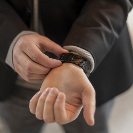 Bandz Bandz Bracelet Milanais Loop avec P-buckle Apple Watch (noir)