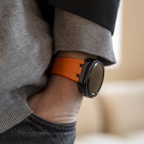 Bandz Bandz Bracelet silicone 'Luxe Liquid' Samsung Galaxy Watch Ultra (orange avec noir)