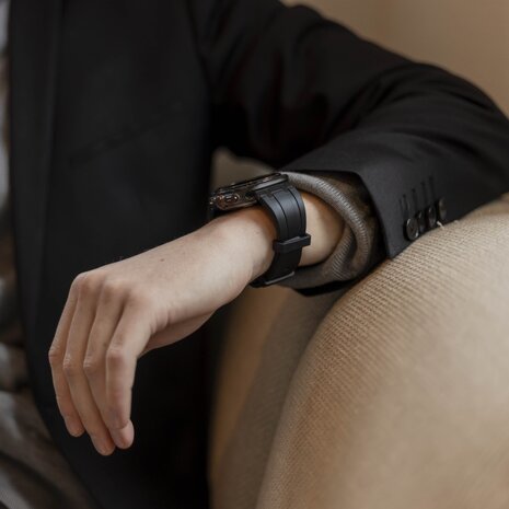 Bandz Bandz Bracelet silicone 'Luxe Liquid' Samsung Galaxy Watch Ultra (noir avec noir)