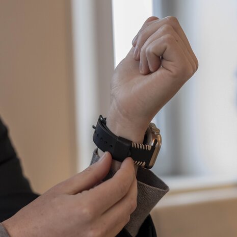 Strap-it Strap-it Bracelet en cuir cousu Apple Watch (noir)