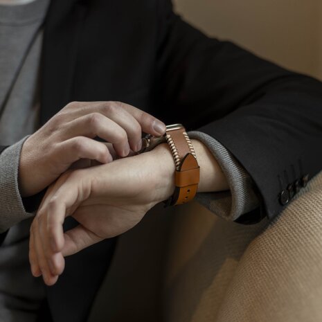 Strap-it Strap-it Bracelet en cuir cousu Apple Watch (brun) Strap-it Strap-it Bracelet en cuir cousu Apple Watch (brun)