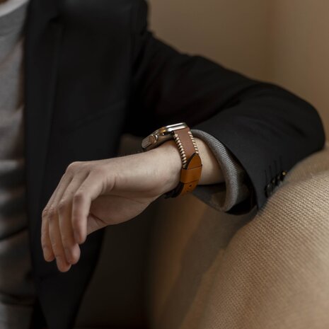 Strap-it Strap-it Bracelet en cuir cousu Apple Watch (brun) Strap-it Strap-it Bracelet en cuir cousu Apple Watch (brun)