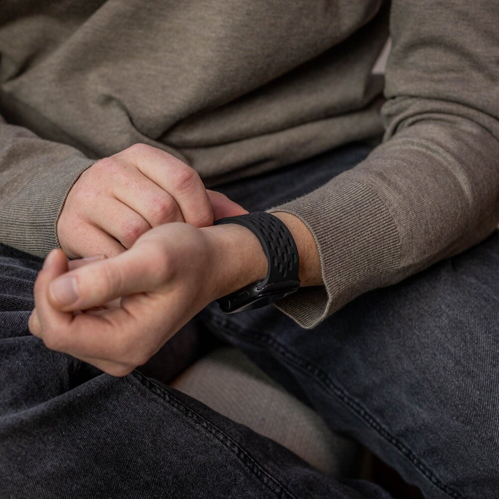 Strap-it Strap-it Bracelet silicone air avec P-buckle pour Apple Watch (noir)