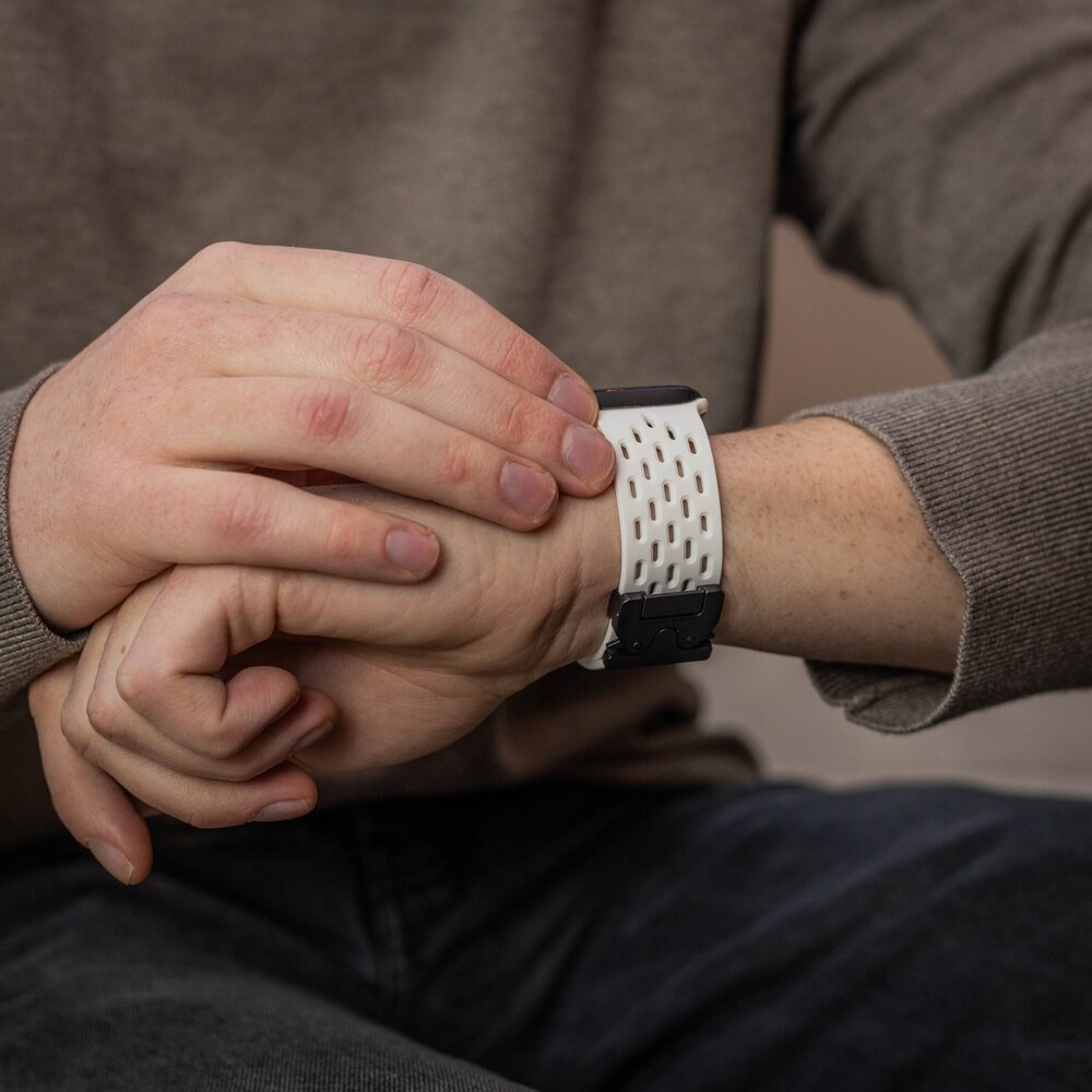 Strap-it Strap-it Bracelet silicone air avec P-buckle pour Apple Watch (blanc)