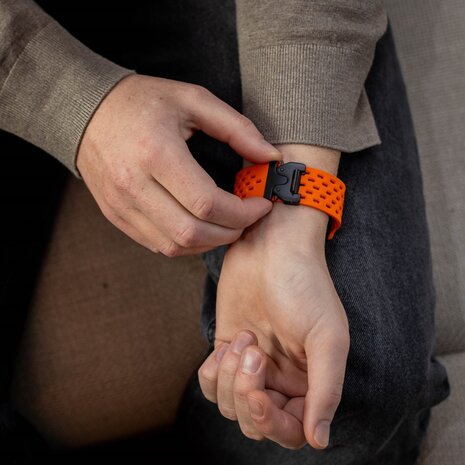 Strap-it Strap-it Bracelet silicone air avec P-buckle pour Apple Watch (orange)