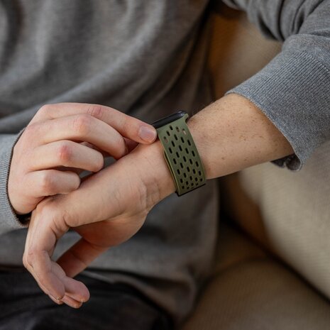 Strap-it Strap-it Bracelet silicone air avec P-buckle pour Apple Watch (vert armée)