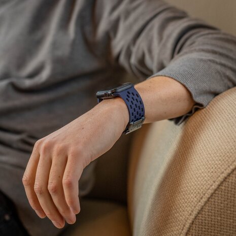 Strap-it Strap-it Bracelet silicone air avec P-buckle pour Apple Watch (bleu foncé)